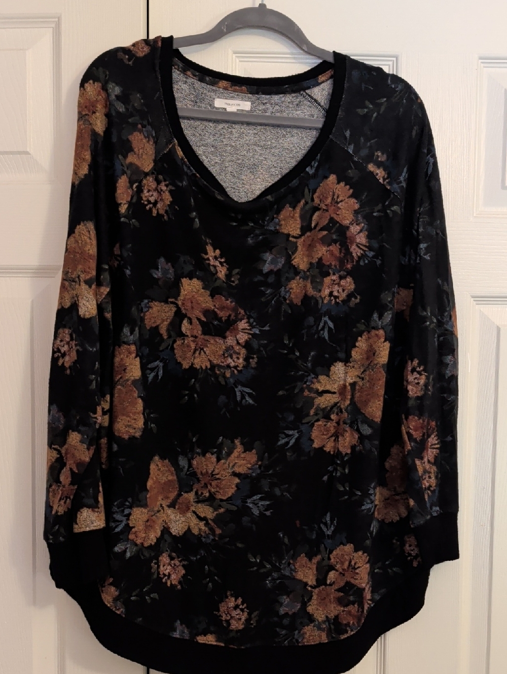 Maurices Floral V-Neck Long Sleeve Top - Black with Rust Floral EUC